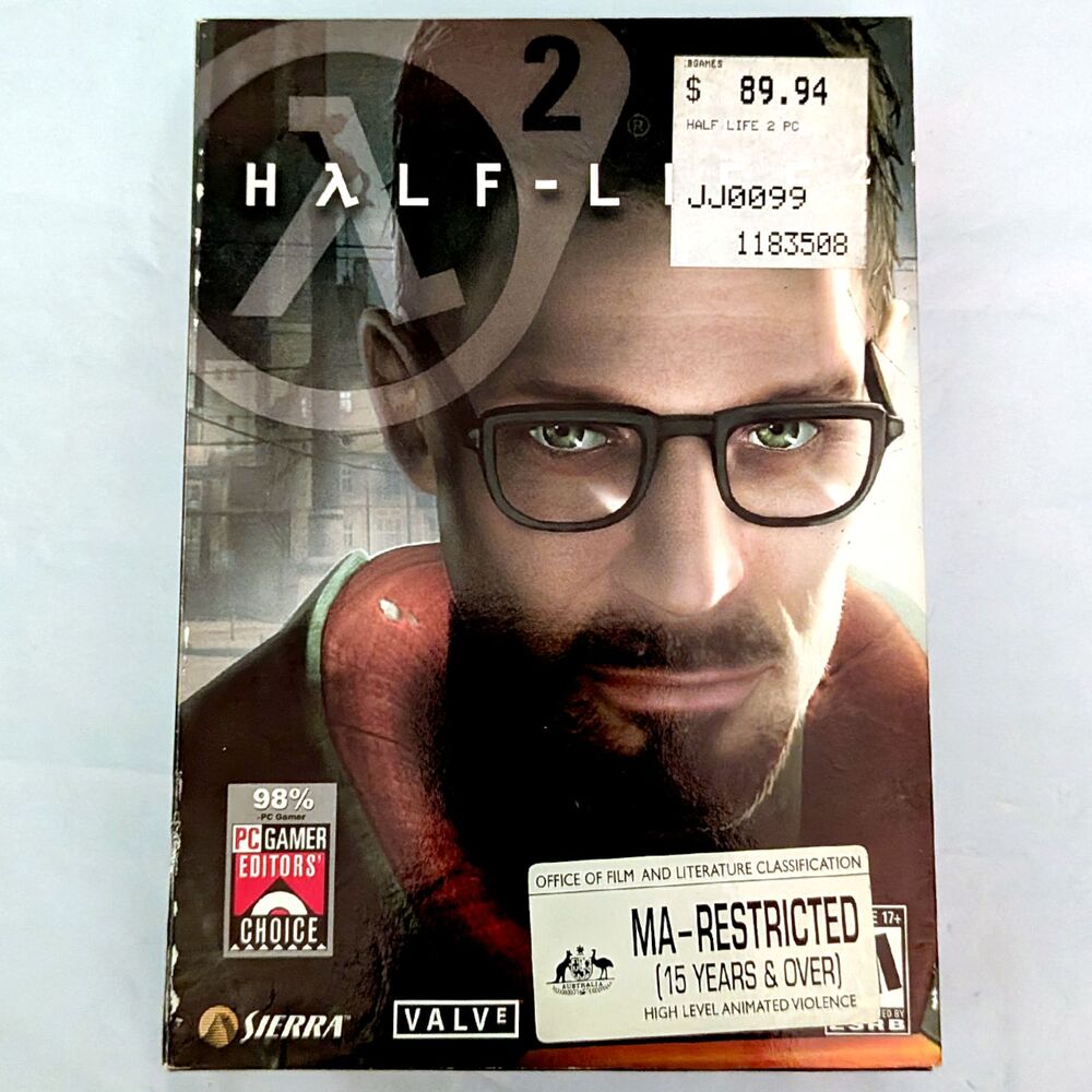 Half-Life 2 PC 2004 Box Gordon Freeman Video Game Vintage Valve Collectible